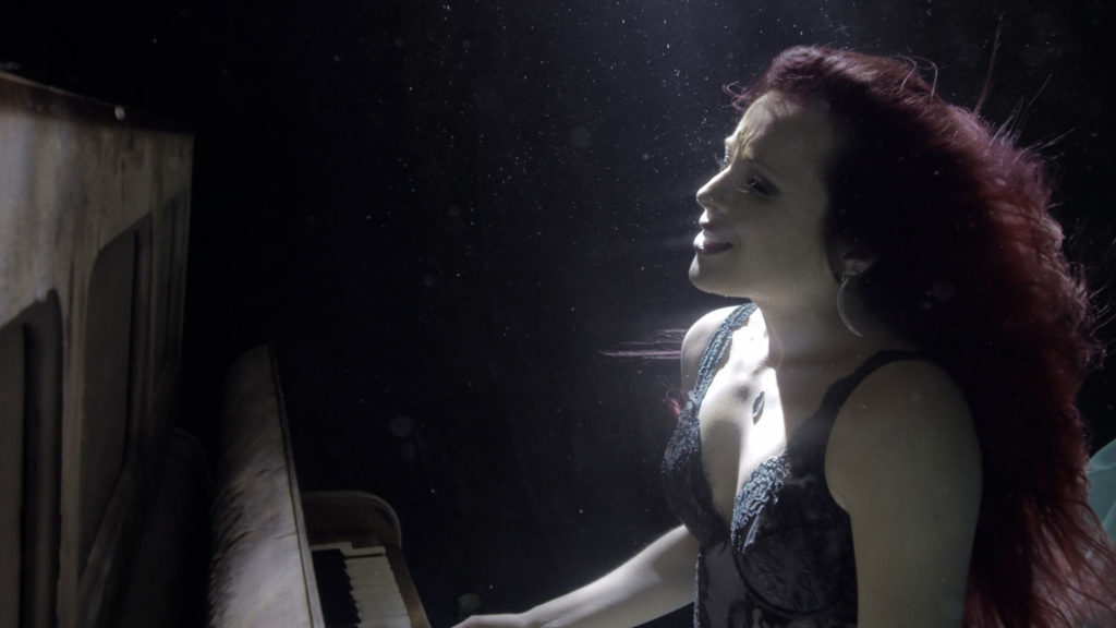 Unterwasser-Videoaufnahmen mit Klavier