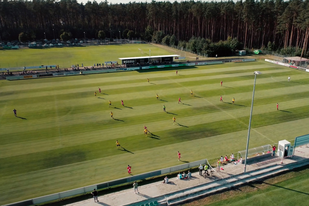 Luftaufnahme Fussballfeld Stadt Roth