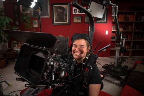 Wir sind stolz, den neuesten Kurzfilm mit Simon Begemann zu drehen - die ersten sechs Drehtage von sieben sind geschafft! Wir sind für Kameraarbeit und Lichtgestaltung verantwortlich.