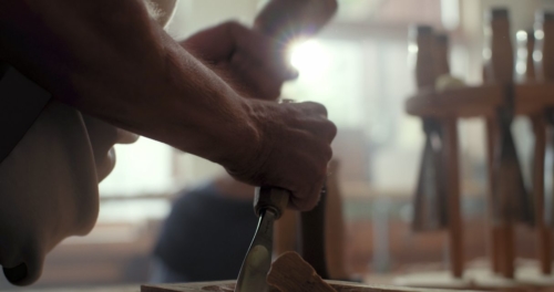 Die Filmkampagne zeigt die kreativen Herstellungsprozesse der Produkte.