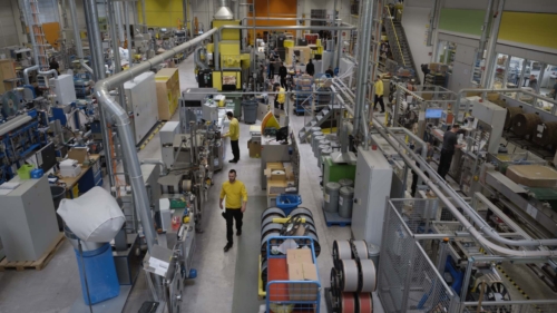Einblicke aus der Fertigungshalle: Durch Videoproduktion neue Mitarbeiter gewinnen